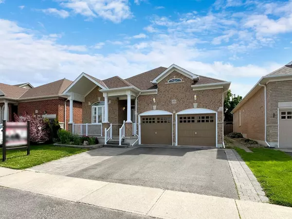 Oshawa, ON L1K 2Z9,851 Eagle Ridge DR