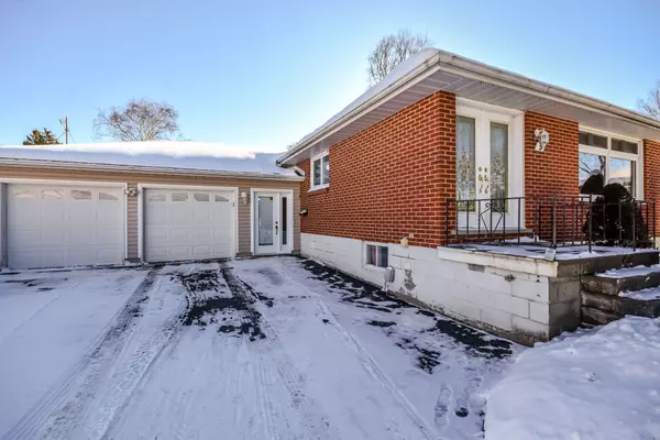 Simcoe, ON L4M 2J7,5 Creswick CT