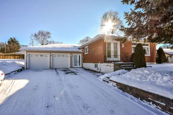 5 Creswick CT, Barrie, ON L4M 2J7