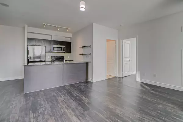 Mississauga, ON L5B 0C2,3525 Kariya DR #216