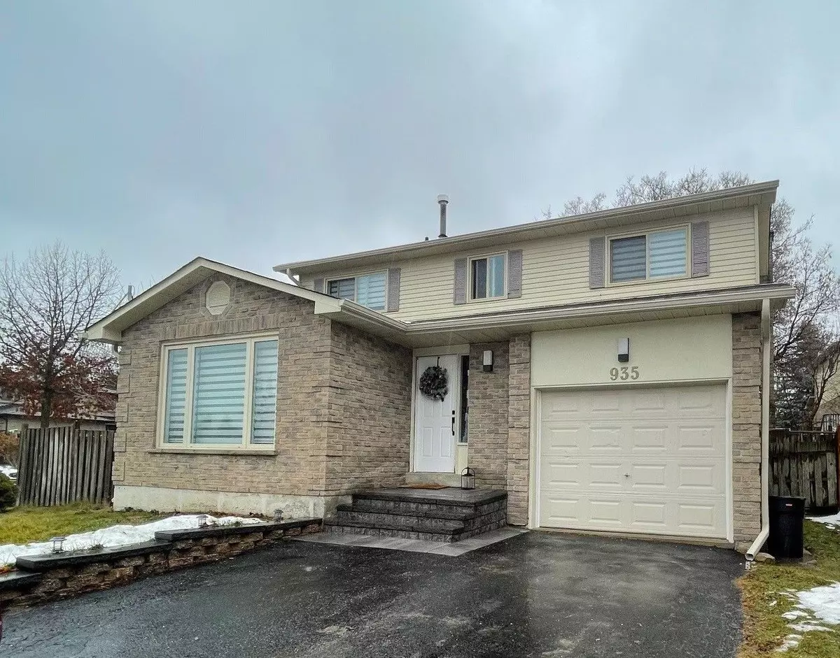 Newmarket, ON L3Y 6G9,935 Birchwood DR #Lower