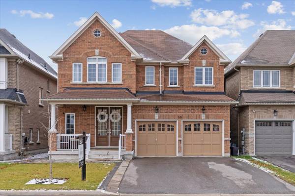 66 Robert Wilson CRES, Georgina, ON L4P 0H1