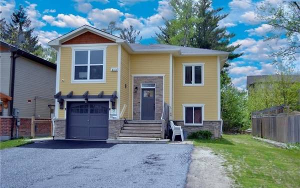 222 Phillips ST #Upper, Barrie, ON L4N 3V1