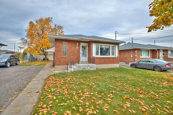 90 Richmond ST, Thorold, ON L2V 3H1