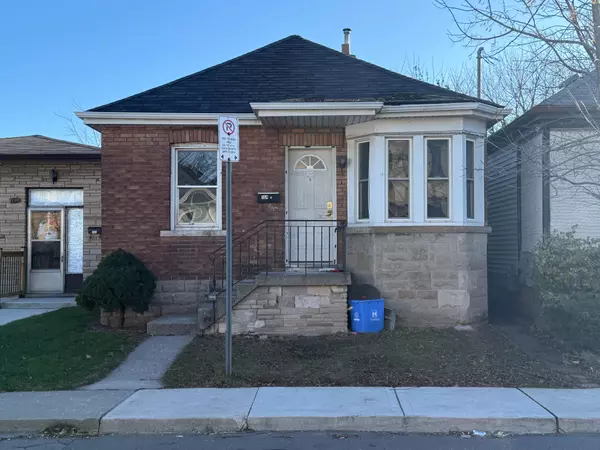 164 London ST N, Hamilton, ON L8H 4B8