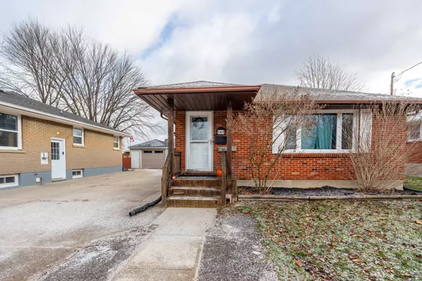 Lambton, ON N7S 1L3,161 Mayfair DR E