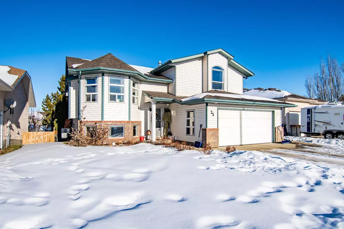 Lacombe, AB T4L 2H6,25 Regent Close