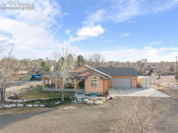 2 Twilight LN, Pueblo, CO 81005