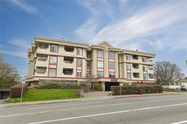 2511 QUADRA St #305, Victoria, BC V8T 4E1