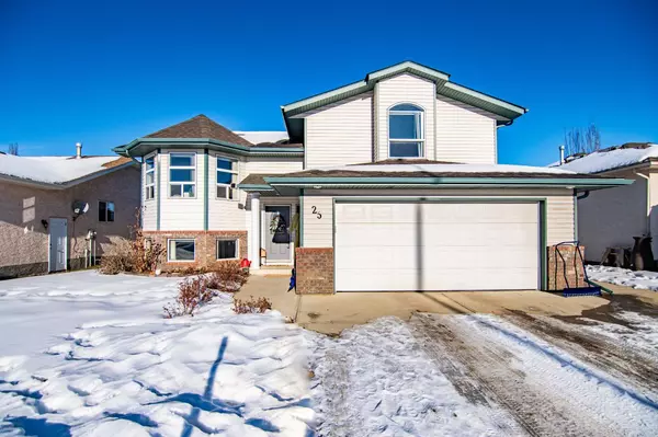 Lacombe, AB T4L 2H6,25 Regent Close