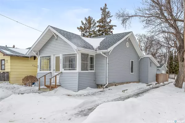 806 Outlook AVENUE, Moose Jaw, SK S6H 5T9