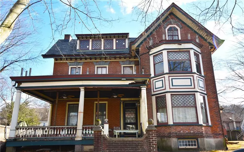 218 Center Street, Jim Thorpe Borough, PA 18229