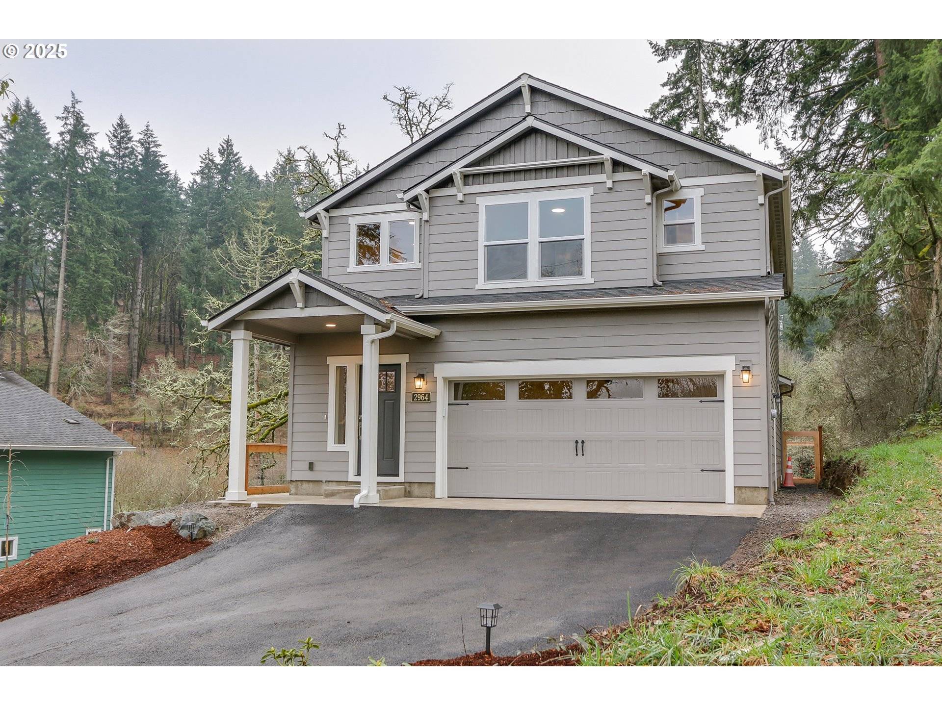 Eugene, OR 97403,2964 Floral Hill DR