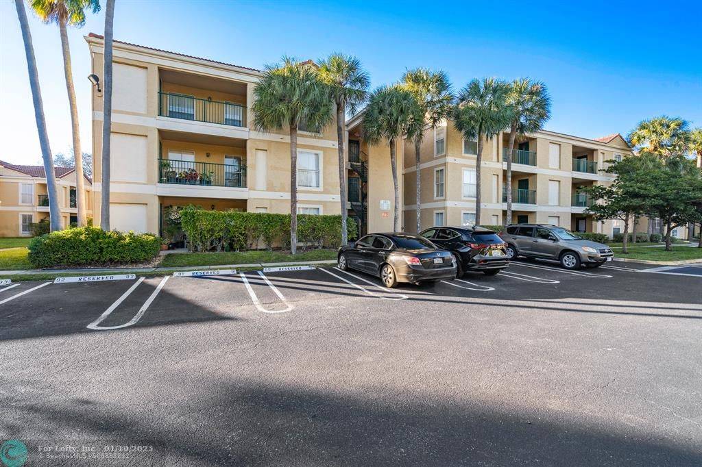 Coral Springs, FL 33071,833 Riverside Dr  #835