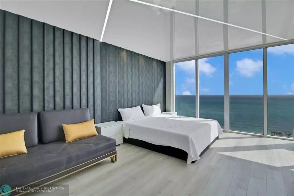 Sunny Isles Beach, FL 33160,16699 Collins Ave  #2002