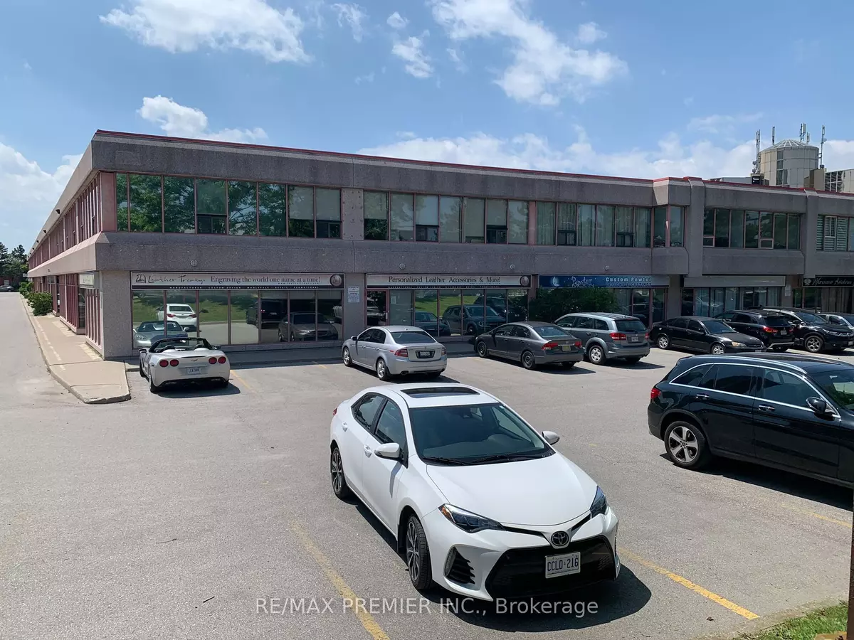 Vaughan, ON L4K 3W7,231 Millway AVE #15