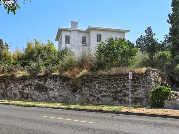 The Dalles, OR 97058,204 W 14TH ST