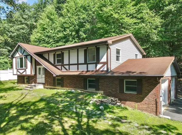 888 Lower Mountain Drive, Chestnuthill Twp, PA 18330