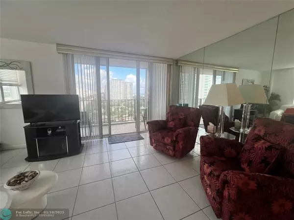 Pompano Beach, FL 33062,101 Briny Ave  #811