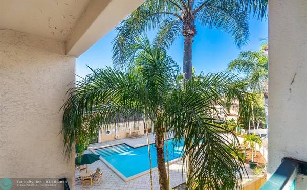 Coral Springs, FL 33071,833 Riverside Dr  #835