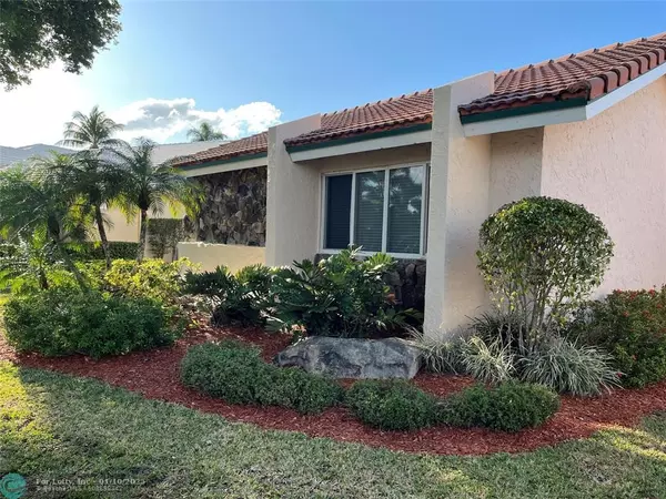 Plantation, FL 33324,8841 SW 8th St