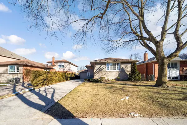 Toronto, ON M9R 2V6,15 Shadwick DR