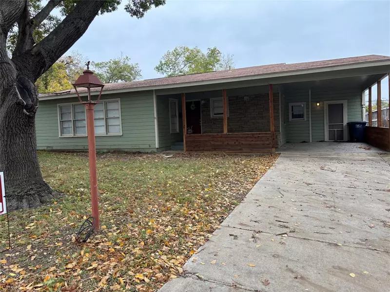 3551 Binyon Street, Fort Worth, TX 76133