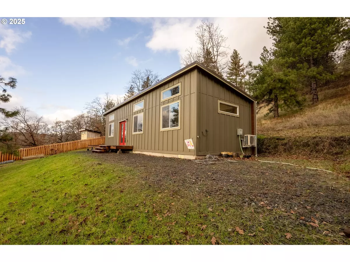 Lyle, WA 98635,421 RIVER VIEW DR