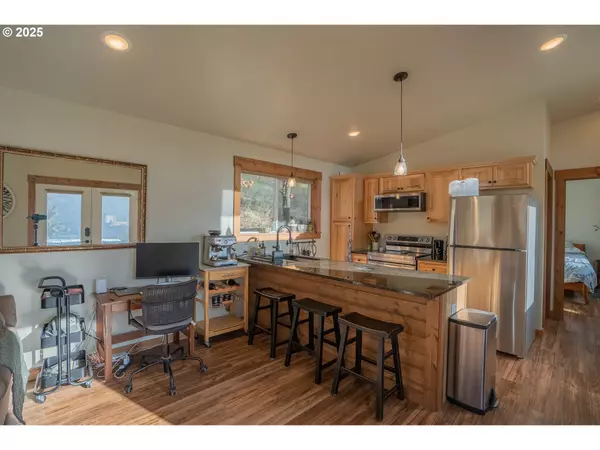 Lyle, WA 98635,421 RIVER VIEW DR