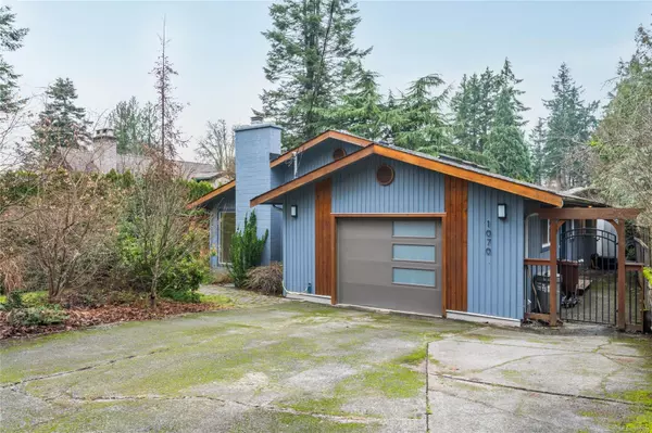 1070 Marchant Rd, Central Saanich, BC V8M 1G1