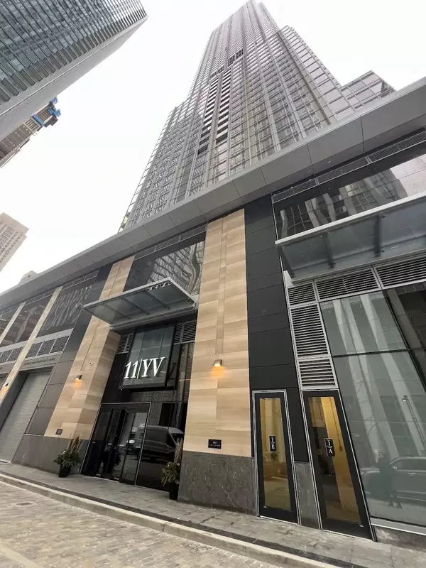 Toronto C02, ON M4W 1L2,11 Yorkville AVE #1102