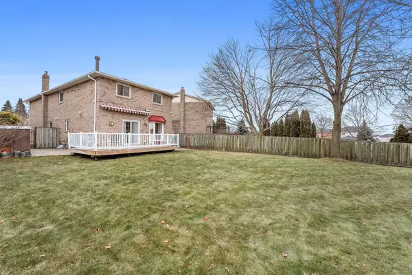 Pickering, ON L1W 3M7,732 Abingdon CT