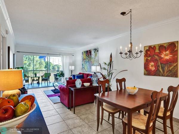 Pompano Beach, FL 33069,2850 N Palm Aire Dr  #302