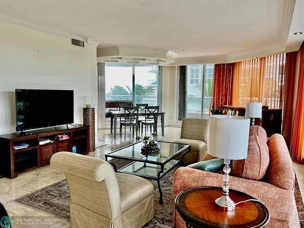 Hollywood, FL 33019,6051 N Ocean Dr  #302