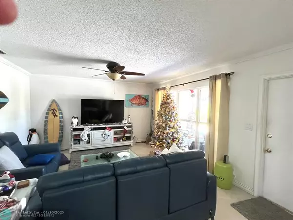 Pompano Beach, FL 33062,3200 NE 10th Street  #10