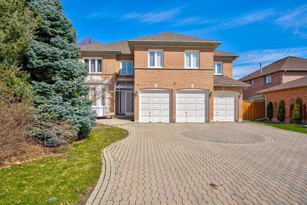 3 Moses CRES #2B, Markham, ON L6C 1R2