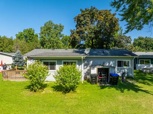 Innisfil, ON L9S 1N9,15 MAPLE CT