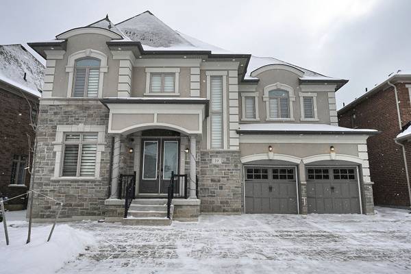 19 Cloverhaven RD, Brampton, ON L6P 4E4