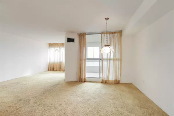 Mississauga, ON L5A 3T8,1580 Mississauga Valley BLVD #1110