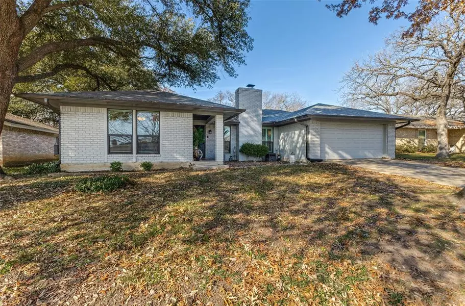 2500 Highgate Drive, Arlington, TX 76016