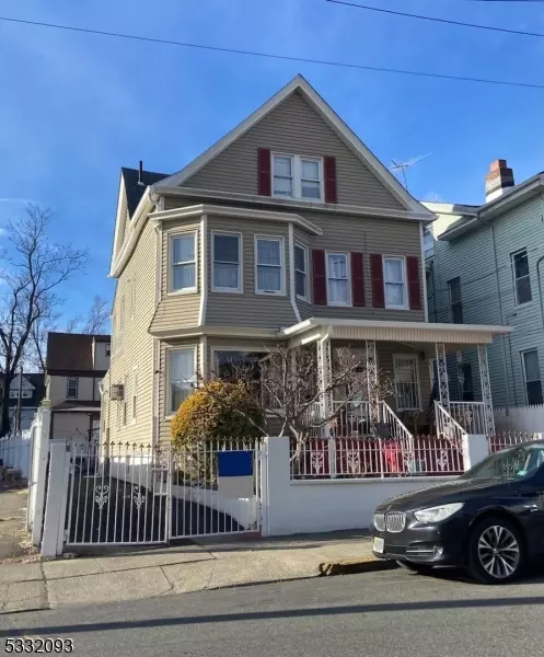 578 E 26th St, Paterson City, NJ 07514