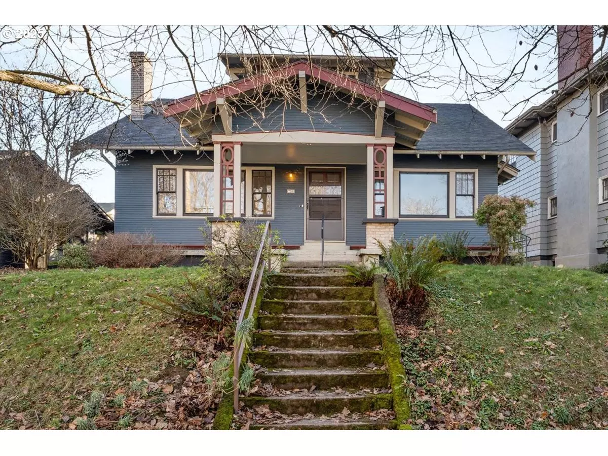 Portland, OR 97232,736 NE LAURELHURST PL