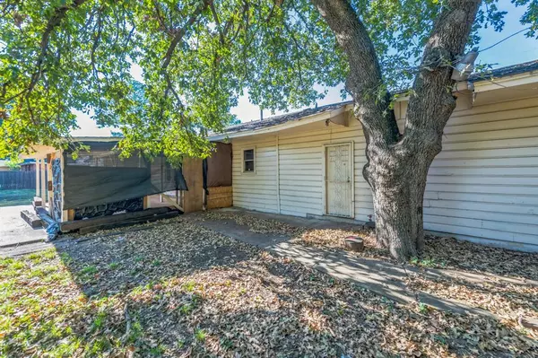 Fort Worth, TX 76112,5621 Maceo Lane