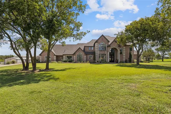 9909 Tantarra Drive,  Burleson,  TX 76028