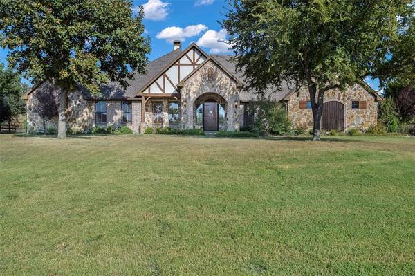 2400 Cavendish Lane,  Denton,  TX 76226