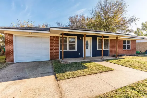 Lacy Lakeview, TX 76705,205 S Barbara Street