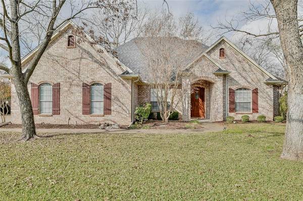 8922 Green Leaves Drive, Granbury, TX 76049