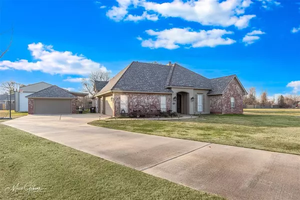 Bossier City, LA 71111,209 Madewood Court