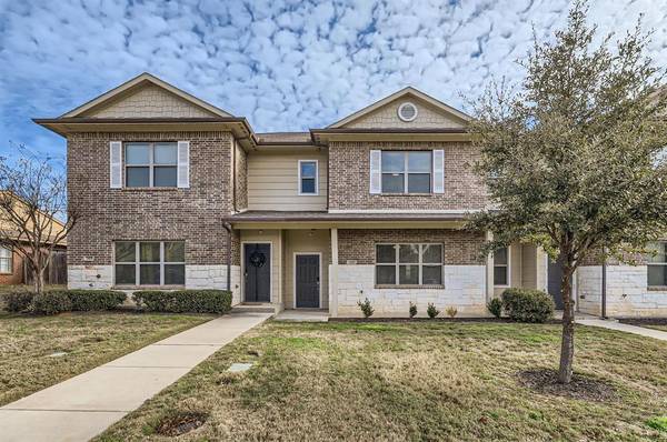 1429 Lake Crest Lane, Lewisville, TX 75057