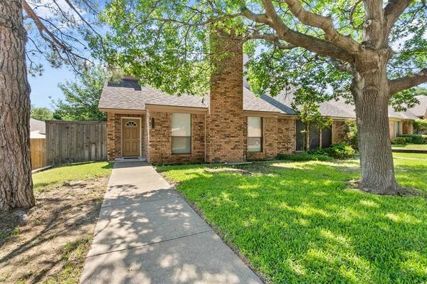 9253 Highedge Circle, Dallas, TX 75238